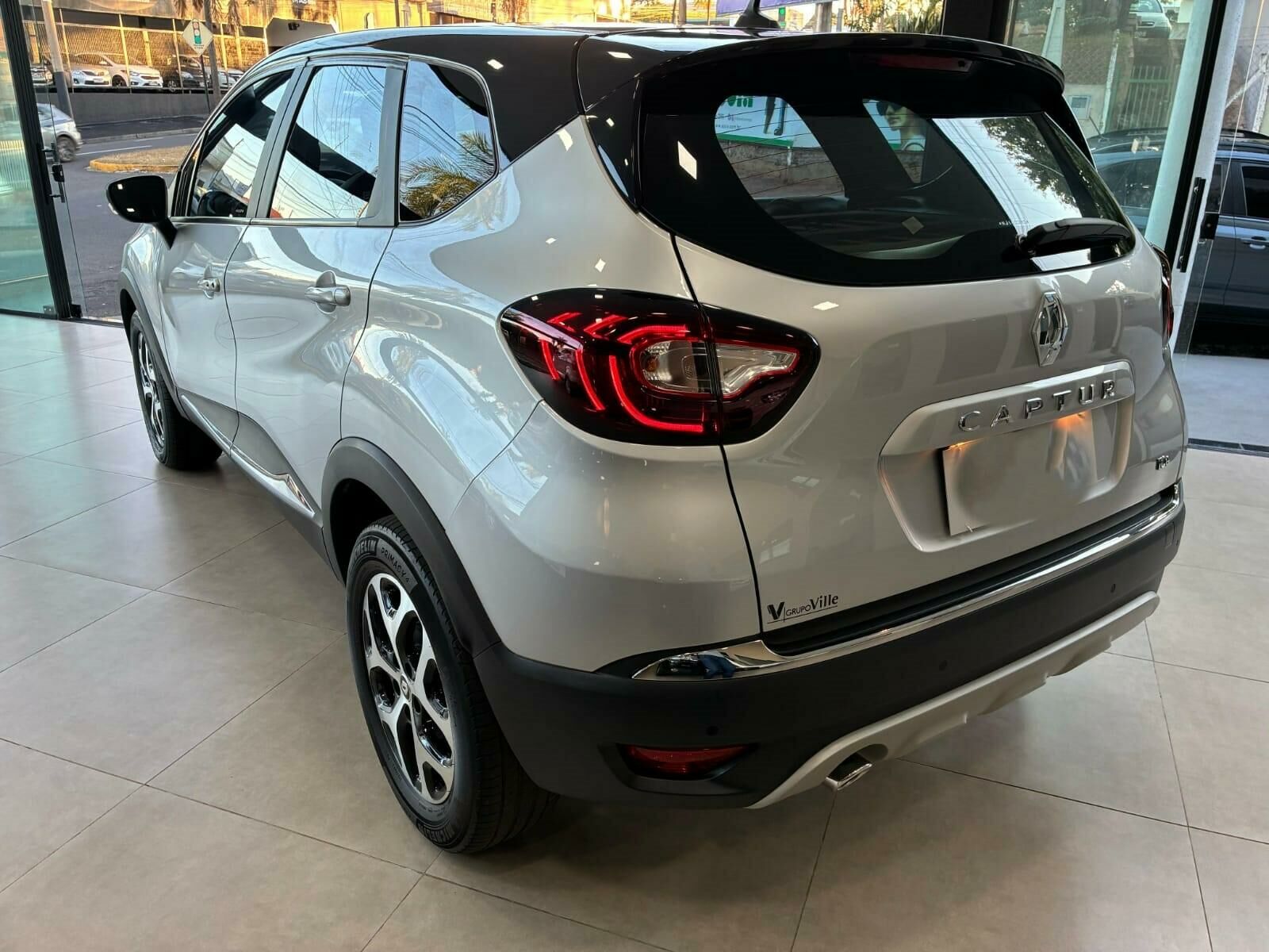 Imagem do veículo  RENAULT CAPTUR INTENSE